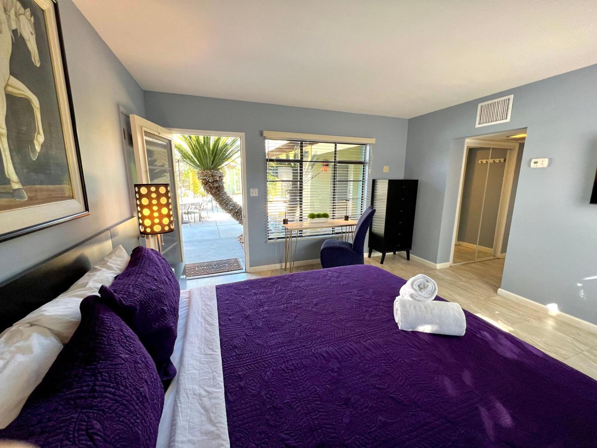 Standard King Room Men Only